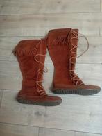 Laarzen.maat 38 merk minnetonka, Kleding | Dames, Ophalen of Verzenden, Gedragen, Bruin, Hoge laarzen