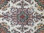 Handmade Persian wool Tabriz carpet medallion 223x333cm, Persian Perzisch vintage oosters hype, Crème, 200 cm of meer, Ophalen of Verzenden