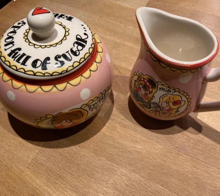 Blond Amsterdam Even Bijkletsen Melk en Suiker Set, Huis en Inrichting, Woonaccessoires | Kandelaars en Kaarsen, Zo goed als nieuw