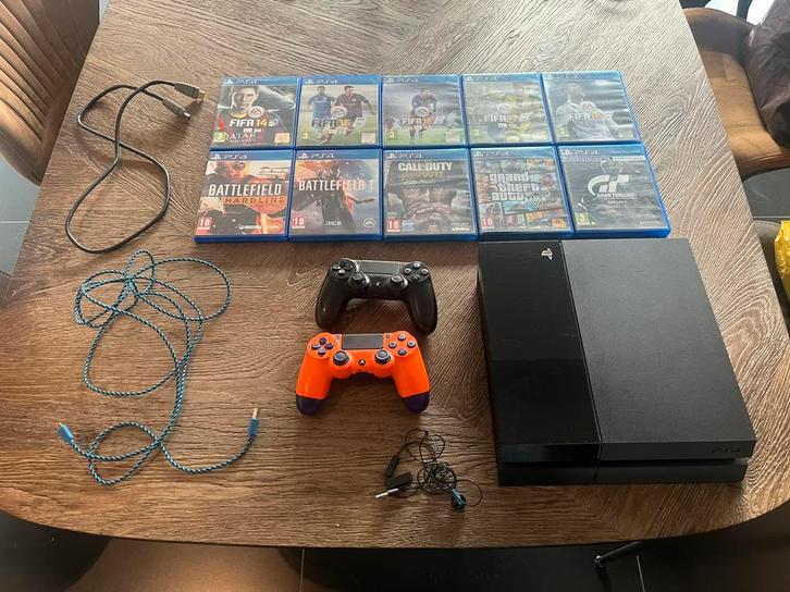 Playstation 4 met 2 controllers & diverse spellen, Spelcomputers en Games, Spelcomputers | Sony PlayStation 4, Gebruikt, Original