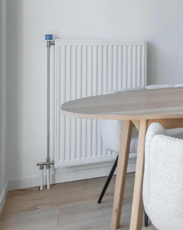 T22 radiatoren 2 stuks - zo goed als nieuw, Doe-het-zelf en Verbouw, Verwarming en Radiatoren, Zo goed als nieuw, Radiator, 800 watt of meer