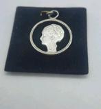 Zilveren hanger Koningin Wilhelmina WOII, Overige merken, Nieuw, Ophalen of Verzenden, 1 bedel
