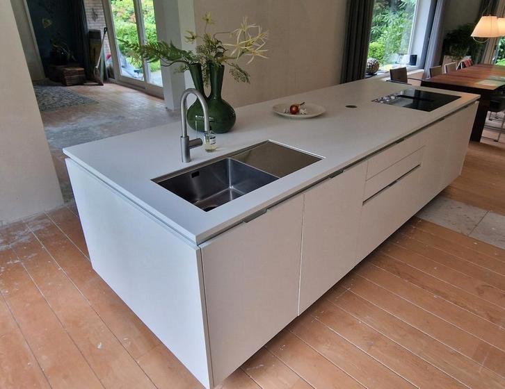 Reparatie/monteren Solidsurface, Huis en Inrichting, Keuken | Complete keukens, Nieuw, Overige typen, Ophalen of Verzenden