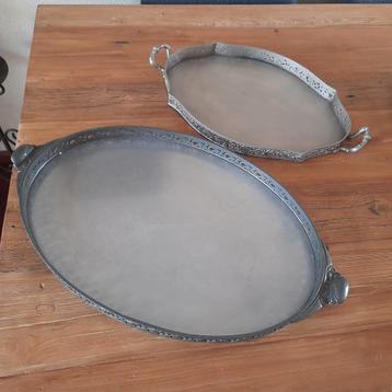 Vintage tinnen Dienbladen Set beschikbaar voor biedingen