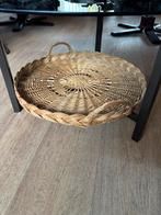 Vintage salontafel met smokey glas en rieten mand, Huis en Inrichting, Tafels | Salontafels, Ophalen, Rond, 50 tot 100 cm, Minder dan 50 cm