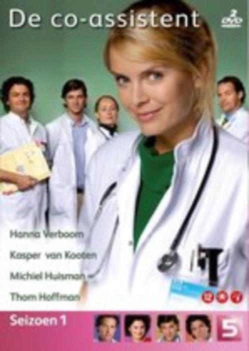 De Co-Assistent seizoen 1, Cd's en Dvd's, Dvd's | Tv en Series, Zo goed als nieuw, Komedie, Alle leeftijden, Ophalen of Verzenden