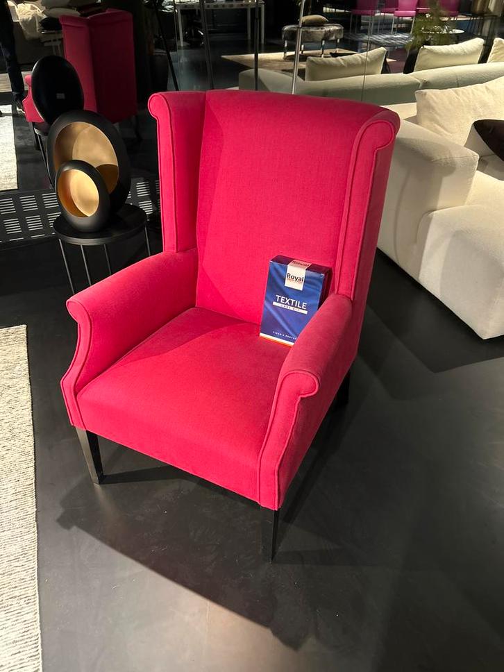 Rode fauteuil met oren, Huis en Inrichting, Fauteuils, Zo goed als nieuw, Hout, 75 tot 100 cm, Minder dan 75 cm, Ophalen