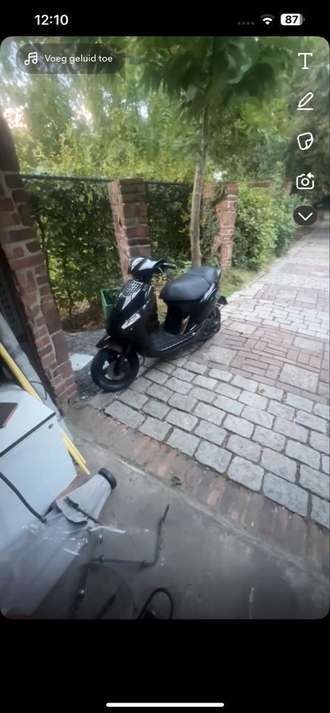 Zip 4t 80cc malossi wok, Fietsen en Brommers, Scooters | Piaggio, Zo goed als nieuw, Zip, Maximaal 45 km/u, Benzine, Ophalen of Verzenden