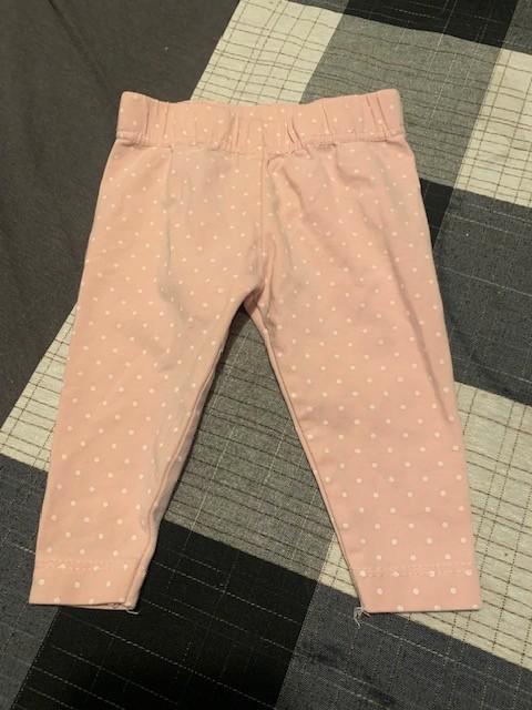 Roze legging met witte stippen van de Zeeman. Maat 56, Kinderen en Baby's, Babykleding | Maat 56, Zo goed als nieuw, Meisje, Broekje