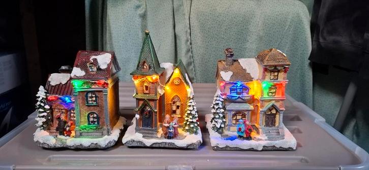 Intratuin Kersthuisjes/kerk, Diversen, Kerst, Zo goed als nieuw, Ophalen of Verzenden