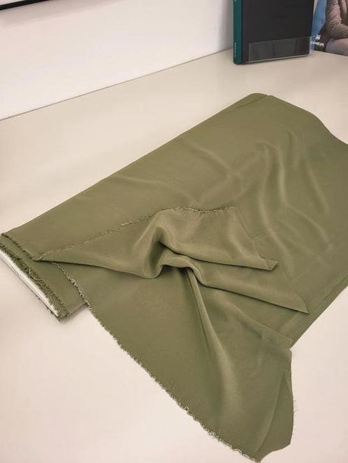 Crepe de chine 100% zijde olijfgroen 6 meter, Hobby en Vrije tijd, Stoffen en Lappen, Nieuw, Satijn of Zijde, 120 cm of meer, 200 cm of meer
