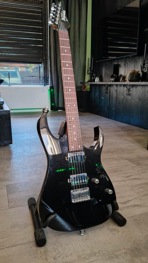 Ibanez GRG121SP BK, Muziek en Instrumenten, Snaarinstrumenten | Gitaren | Elektrisch, Zo goed als nieuw, Solid body, Ibanez, Ophalen of Verzenden