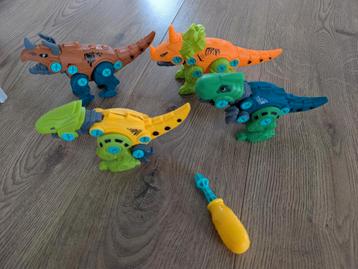 Dino's 4 stuks  beschikbaar voor biedingen