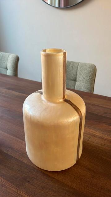 Nordal Denmark vaas champagne kleur met een gouden streep  beschikbaar voor biedingen