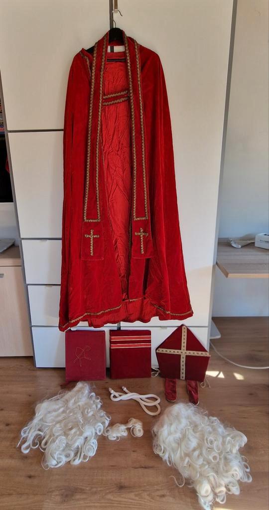 Compleet Sinterklaas & Piet Kostuum Set, Diversen, Sinterklaas, Gebruikt, Ophalen