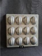 Vintage French Madeleine Tray. 12 cake 1/2 Shell Pattern, Antiek en Kunst, Ophalen of Verzenden