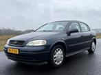 Opel Astra 1.6 8V 5D 2002, Auto's, Voorwielaandrijving, Zwart, 4 cilinders, Blauw