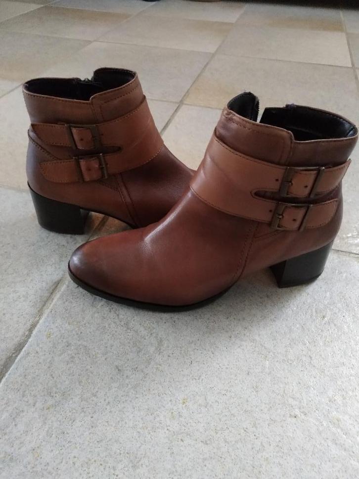 Te koop aangeboden: Enkel Laarsje , Kleding | Dames, Schoenen, Zo goed als nieuw, Lage of Enkellaarzen, Bruin, Ophalen of Verzenden