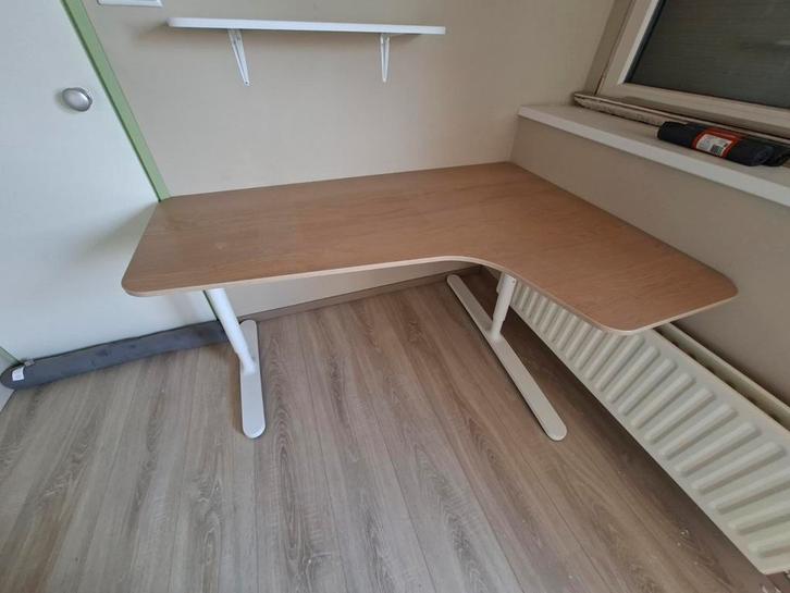 Ikea Bekant hoekbureau, Huis en Inrichting, Bureaus, Zo goed als nieuw, Bureau, In hoogte verstelbaar, Ophalen