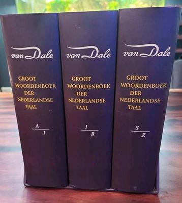Van Dale Groot Woordenboek der Nederlandse Taal (3 delen) beschikbaar voor biedingen
