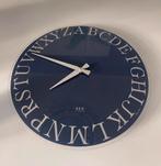 Nieuw! Mooie donkerblauwe klok B & W clocks, Ophalen of Verzenden, Nieuw, Analoog, Wandklok