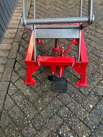 Motor Krieken - Motorheftafel beschikbaar voor biedingen