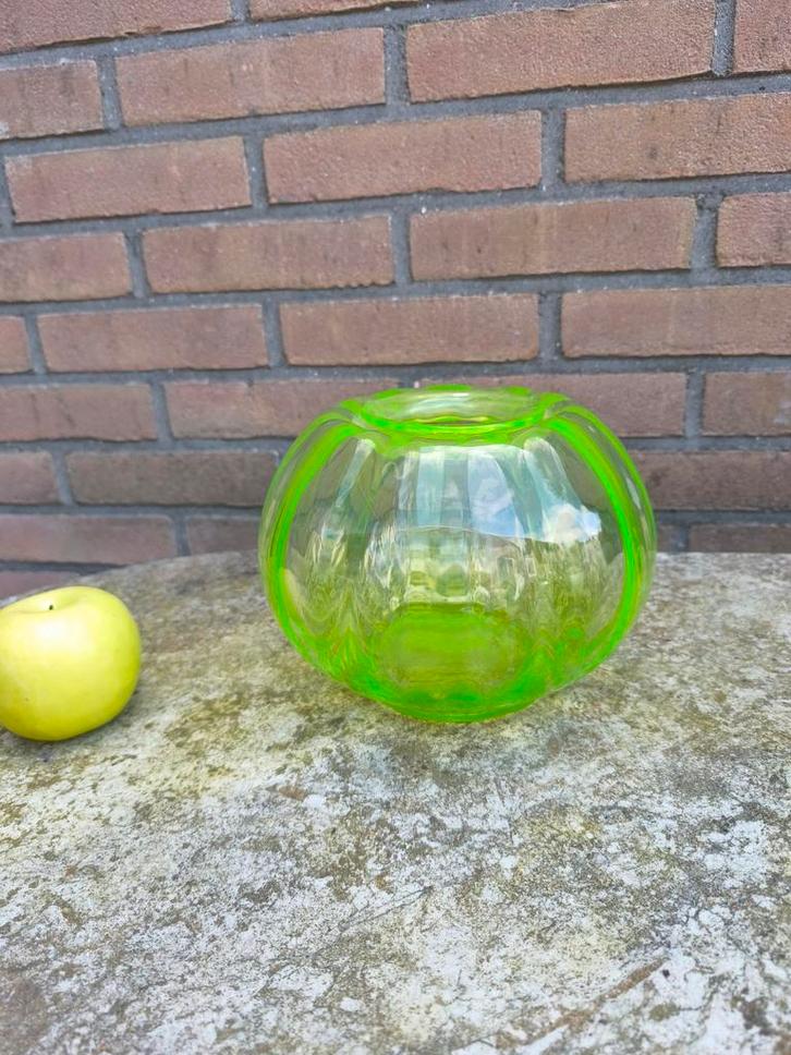 Tomaat W.J Rozendaal kristalunie Maastricht vert chine, Antiek en Kunst, Antiek | Glas en Kristal, Ophalen of Verzenden