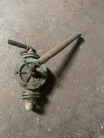 Vintage Handpomp, Ophalen