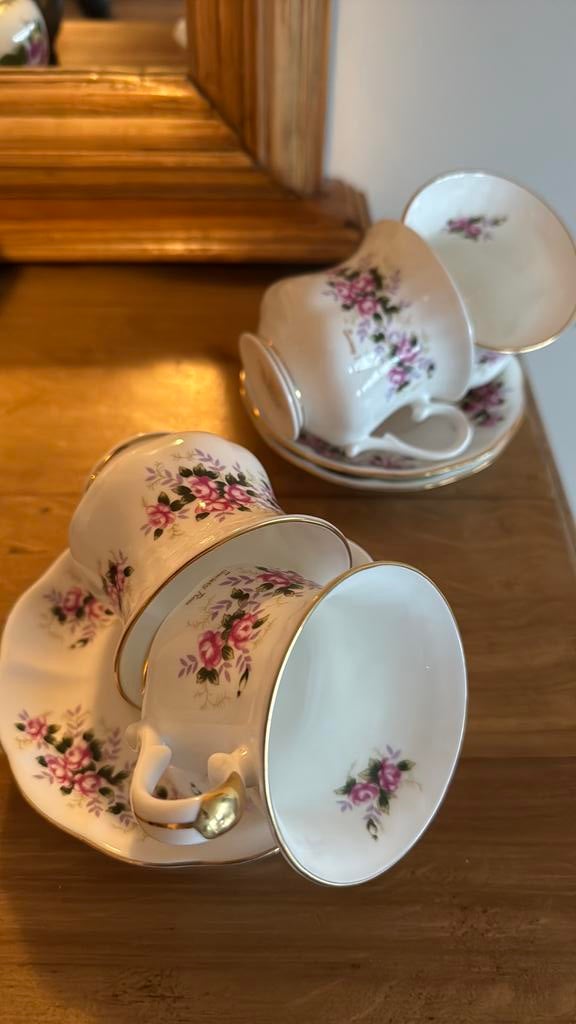 Royal Ascot Society Rose Kop en Schotel set van 4, Ophalen