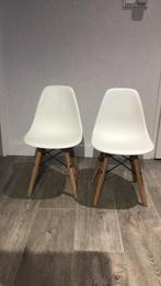 2 witte Kinderstoelen Eames junior DSW, Kinderen en Baby's, Kinderkamer | Tafels en Stoelen, Ophalen, Zo goed als nieuw, Stoel(en)