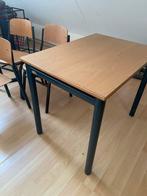 Leuke retro tafeltje en 3 stoeltjes, Kinderen en Baby's, Ophalen of Verzenden, Zo goed als nieuw, Tafel(s) en Stoel(en)