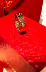 Cartier medium Love ring met 3 diamanten geelgoud, Nieuw, Ophalen of Verzenden, 17 tot 18, Met edelsteen