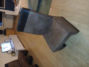 Mooie 4 bruine stoelen.  beschikbaar voor biedingen