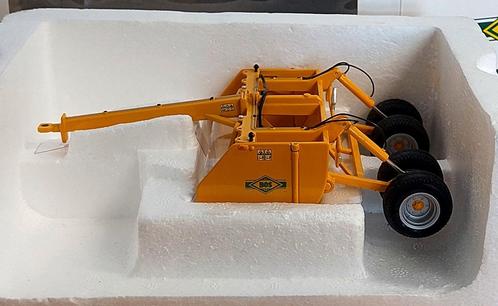 Bos Kilverbak Geel, Hobby en Vrije tijd, Modelauto's | 1:32, Zo goed als nieuw, Tractor of Landbouw, Overige merken, Ophalen of Verzenden