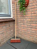 Een Bezem, Tuin en Terras, Hand-tuingereedschap, Ophalen of Verzenden, Zo goed als nieuw, Bezem