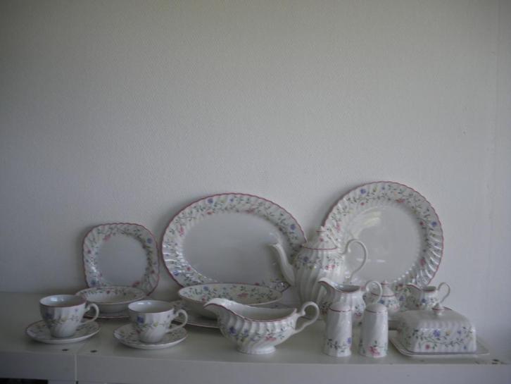 Johnson Brothers Summer Chintz servies, Huis en Inrichting, Keuken | Servies, Zo goed als nieuw, Overige stijlen, Porselein, Ophalen of Verzenden