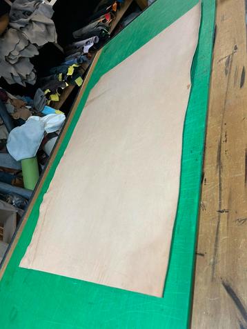 Naturel kleur tuigleer 3 mm dikte half soepel nr -5 beschikbaar voor biedingen