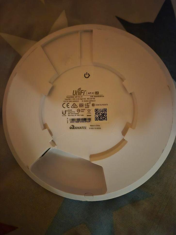 Ubiquiti UniFi AP AC LR - Zo goed als nieuw, Computers en Software, Accesspoints, Zo goed als nieuw, Ophalen of Verzenden