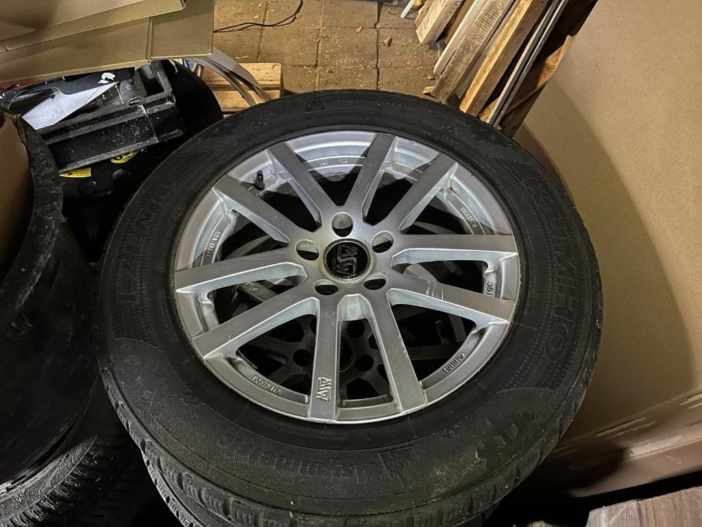 17"Velgen incl. winterbanden  KIA Sportage, Auto-onderdelen, Banden en Velgen, Ophalen, Velg(en), 17 inch, Winterbanden