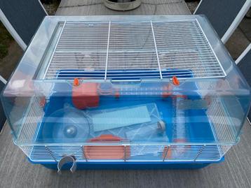 Hamsterkooi met toebehoren  beschikbaar voor biedingen