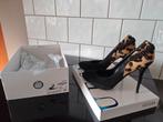 Pumps tijgerprint GUESS, Kleding | Dames, Pumps, Ophalen of Verzenden, Zo goed als nieuw, Overige kleuren