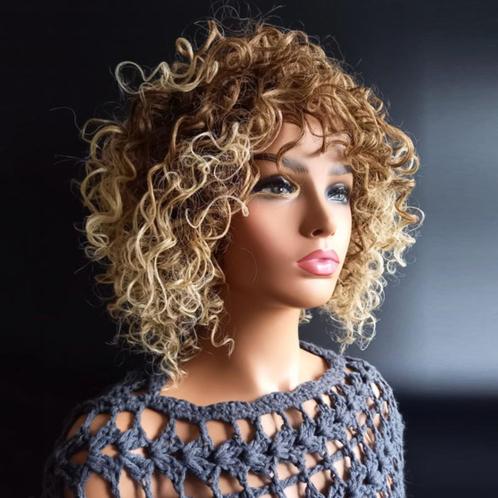Wilde krullen pruik model Dallas, Sieraden, Tassen en Uiterlijk, Uiterlijk | Haarverzorging, Nieuw, Pruik of Haarverlenging, Verzenden