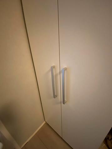 Witte Kast met Deuren IKEA beschikbaar voor biedingen