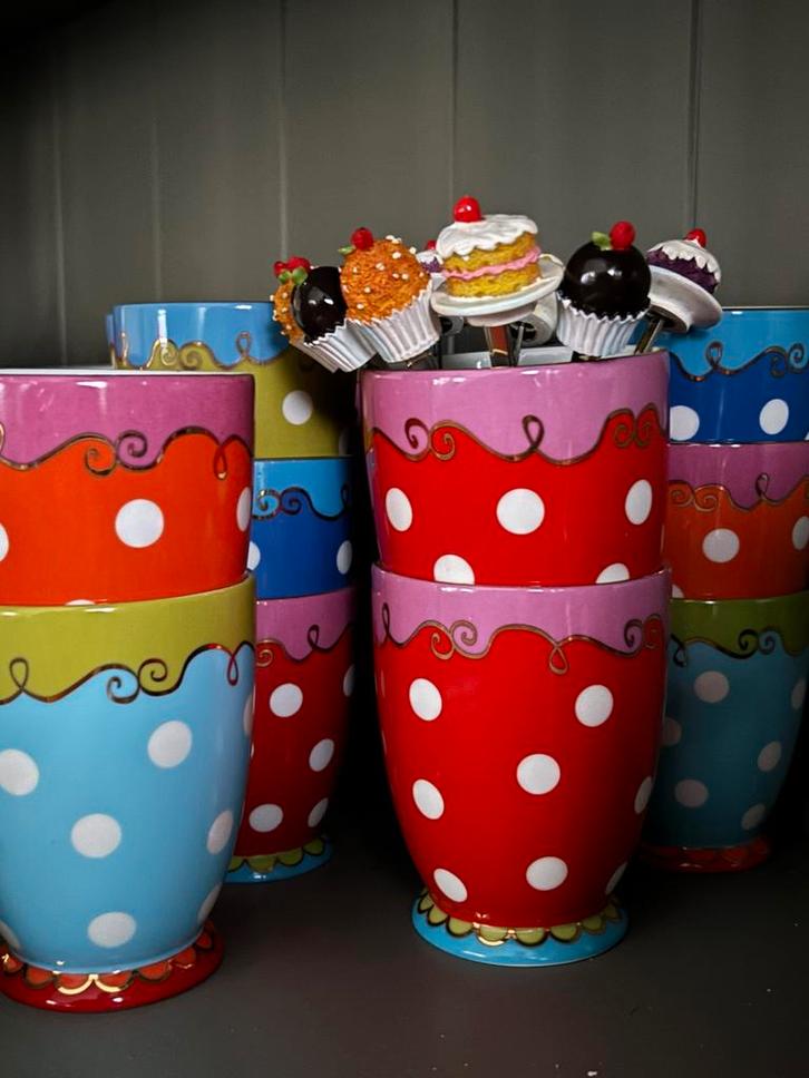 Oilily servies douwe egberts, Huis en Inrichting, Keuken | Servies, Zo goed als nieuw, Kop(pen) en/of Schotel(s), Overige stijlen