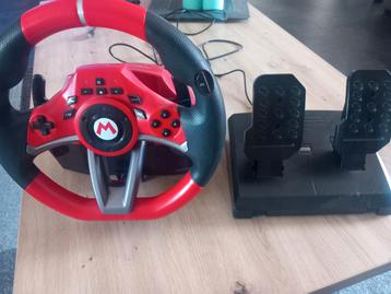 Schitterend NintendoSwitch gaming stuur met pedalen te koop! beschikbaar voor biedingen