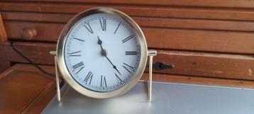 staande klok koper kleurig doet het Prima beschikbaar voor biedingen