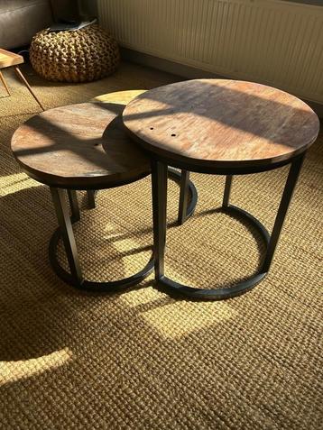 Set van 3 ronde salontafels – hout en metaal beschikbaar voor biedingen