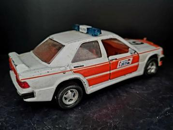 RIJKSPOLITIE Mercedes 190E schaal 1:32 Matchbox  beschikbaar voor biedingen
