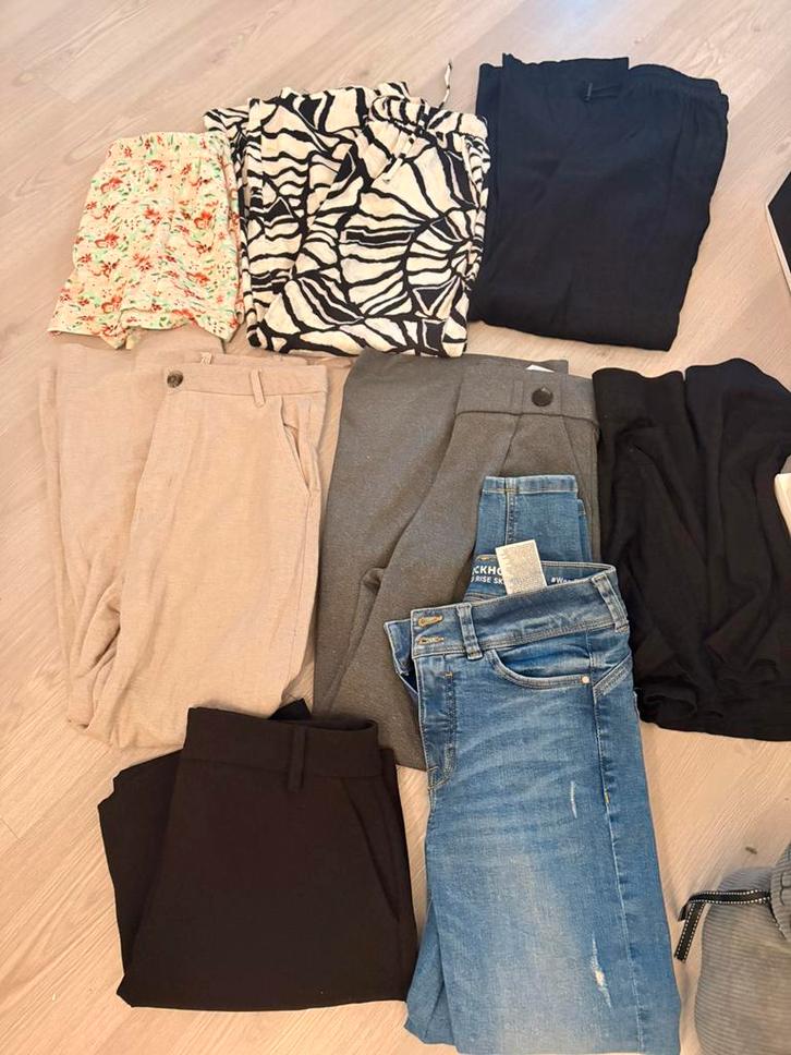 350 + stuks Dames kleding pakket  maat 36 / S / 350 + stuks, Kleding | Dames, Dames-kledingpakketten, Zo goed als nieuw, Maat 36 (S)