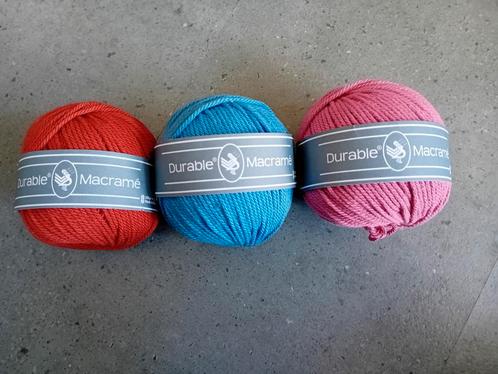 Durable Macramé - 3 bollen, Hobby en Vrije tijd, Breien en Haken, Gebruikt, Breien of Haken, Wol of Garen, Ophalen of Verzenden